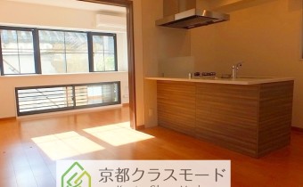 アクセス便利な「烏丸御池」エリアの「築浅」物件♪