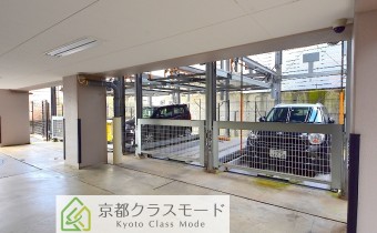 敷地内ガレージ