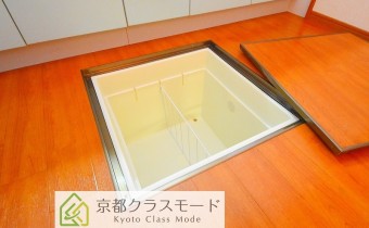 床下収納　※写真は6号のものです