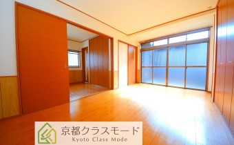 綺麗にリノベーションされた室内♪