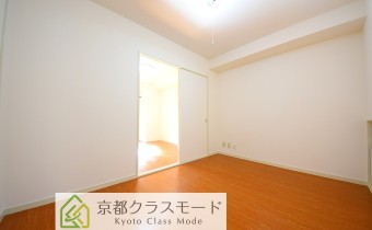Room 6（真ん中）