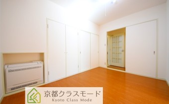 Room 6（真ん中）