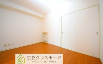 Room 6（真ん中）