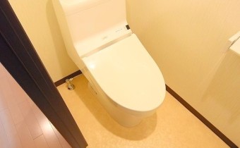 ウォシュレットトイレ※同マンション反転タイプの写真です。
