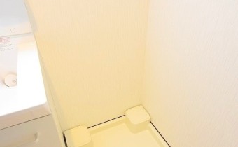 洗濯機置き場※同マンション反転タイプの写真です。