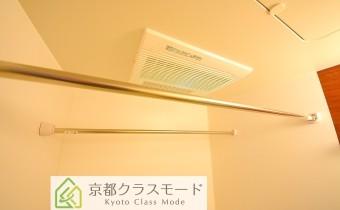 浴室乾燥機※同マンション反転タイプの写真です。