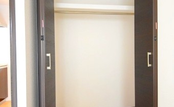 クローゼット※同マンション反転タイプの写真です。