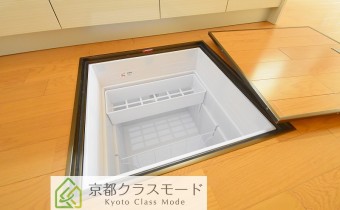 キッチン　床下収納