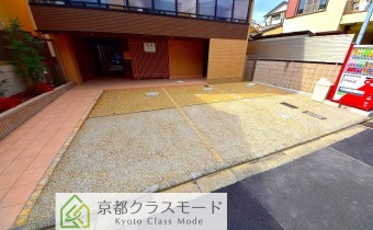 敷地内ガレージ