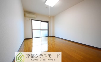 Room 6　※室内写真は反転タイプです。