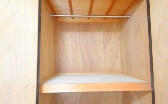 クローゼット　※室内写真は反転タイプです。