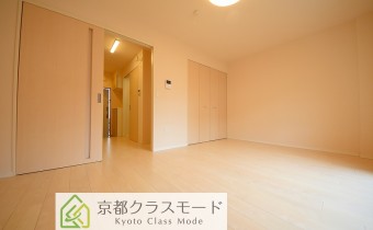 横長ワイドな8.1帖の室内空間は広々としています♪