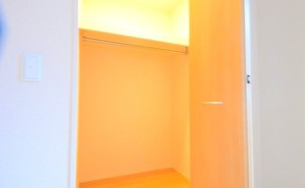 ※室内写真は同建物内の別タイプの参考画像となります。