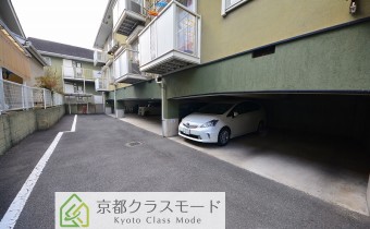敷地内ガレージ