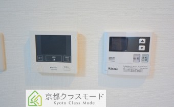 モニター付インターホン　と　給湯コントローラー