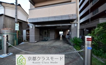 ガレージはゲート付き！
