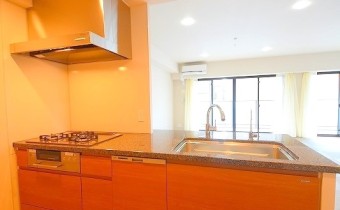 ※室内写真は同マンション内・別タイプの参考画像となります。