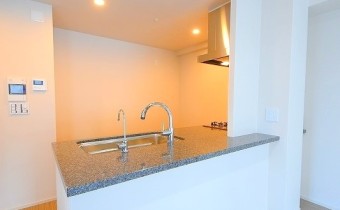 ※室内写真は同マンション内・別タイプの参考画像となります。