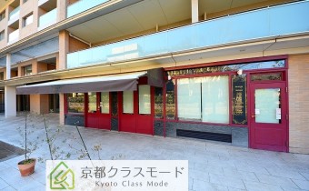 お洒落なオープンカフェもあります♪