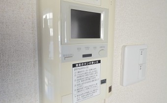 ※室内写真は同マンション内・別タイプの参考画像となります。