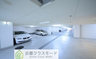 敷地内ガレージ