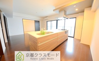 人気のアイランドキッチン搭載の広々としたリビング☆