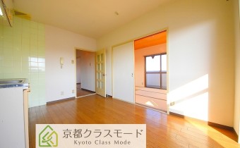 南向きバルコニーの明るい室内☆