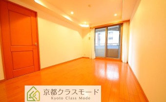 ※室内写真は同マンション内の202号室のものです。