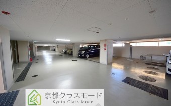 敷地内ガレージ