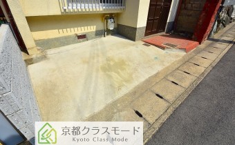 敷地内ガレージ　※軽自動車のみとなります。