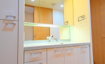 ※室内写真は同マンション内・別タイプの参考画像となります。