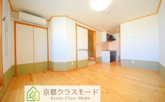 和の装いを感じる室内は自然の木の香がします♪