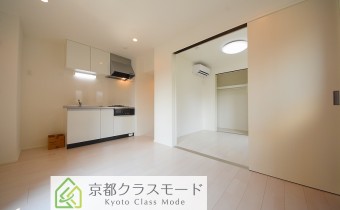 「白」フローリングの明るいお部屋です♪