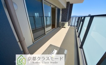 バルコニー　※写真は同マンション1318のものです。