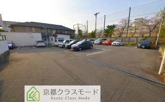 敷地内ガレージ