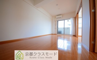 ※室内写真は同マンション内・別タイプの参考画像となります。