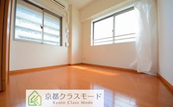 ※室内写真は同マンション内・別タイプの参考画像となります。