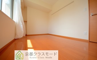 ※室内写真は同マンション内・別タイプの参考画像となります。