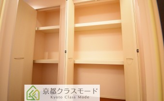 廊下の収納スペース