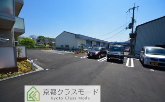 敷地内ガレージ（奥側）