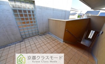 玄関ポーチ・別アングル