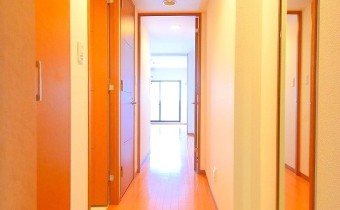 ※室内写真は同マンション内・別タイプの参考画像となります。