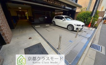 敷地内ガレージ