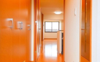 ※室内写真は同マンション内・別タイプの参考画像となります。