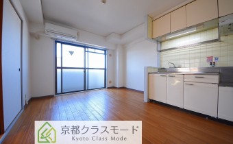 「上階」の明るいお部屋です♪