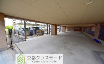 敷地内ガレージ