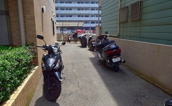 バイク置き場