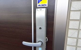 カードキー玄関ドア