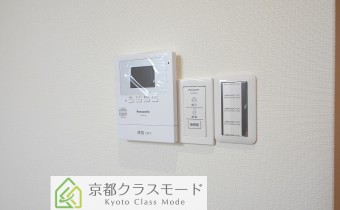 モニター付インターホンで安心ですね☆