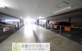 敷地内ガレージ